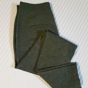 Alphalete Amplify- Green Leggings